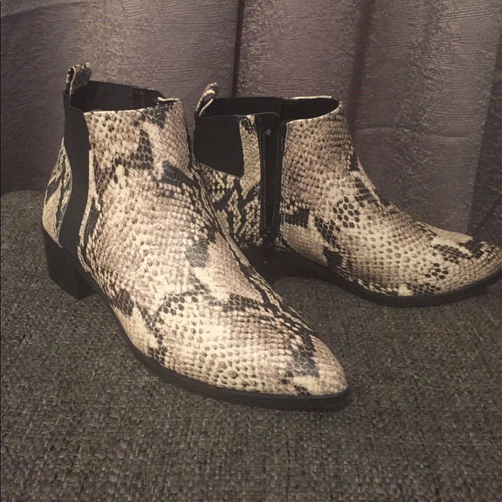 Brand new snakeskin pattern ankle booties
